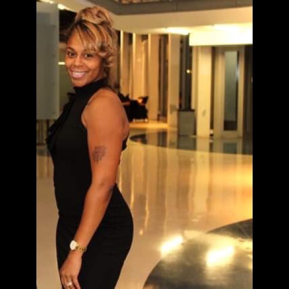 Meet your Posher, Nina - Picture 2 of 2